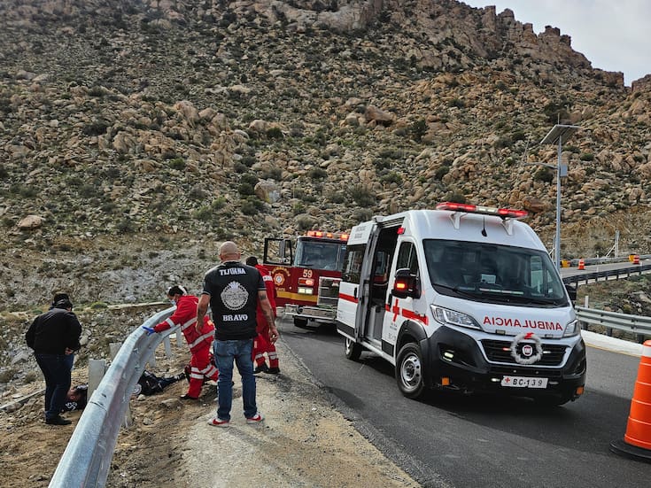 Motociclista resulta lesionado tras en La Rumorosa