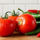 El precio del jitomate sube 19% y el chile serrano 36% en abril debido al clima, pero Profeco prevé un alivio gradual en el bolsillo de los consumidores a partir del verano