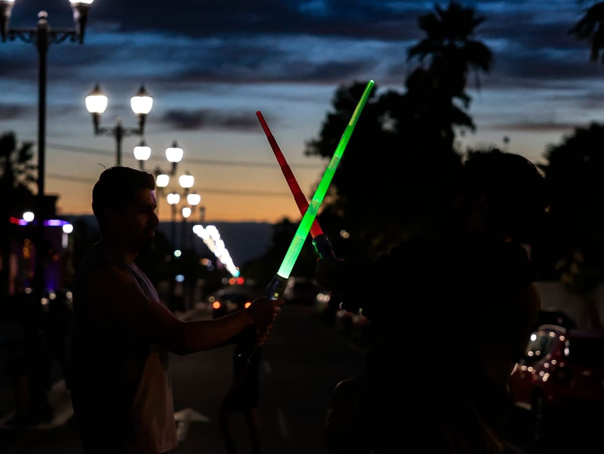 Aficionados de Star Wars se reunieron sobre la avenida Álvaro Obregón para participar en una carrera recreativa que combinó el gusto por la saga con la actividad física.│Foto: Juan J. Morales