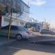 Conductor pierde el control y choca contra comercio