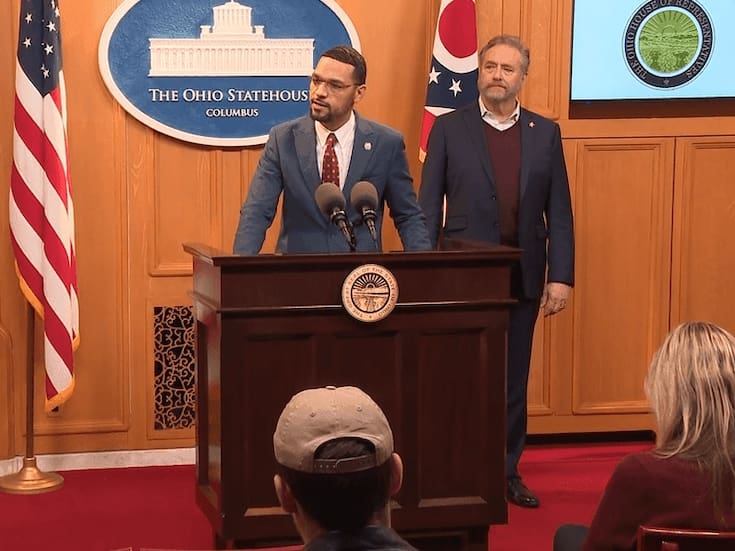 Republicanos de Ohio presentan paquete legislativo para endurecer medidas antimigratorias: Pretende prohibir las ciudades santuario, criminalizar estatalmente a indocumentados y otorgar acceso a agentes federales a hospitales