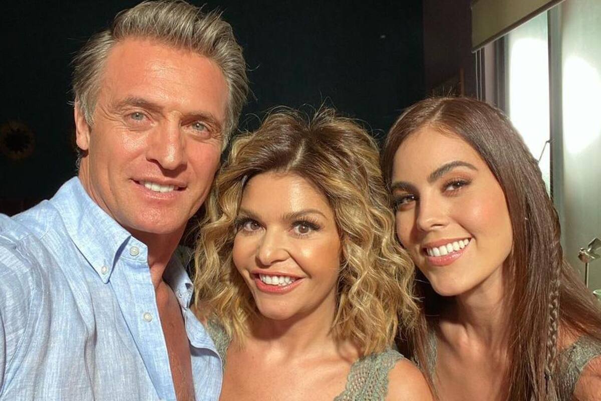 ¡Itatí Cantoral de cabeza!
