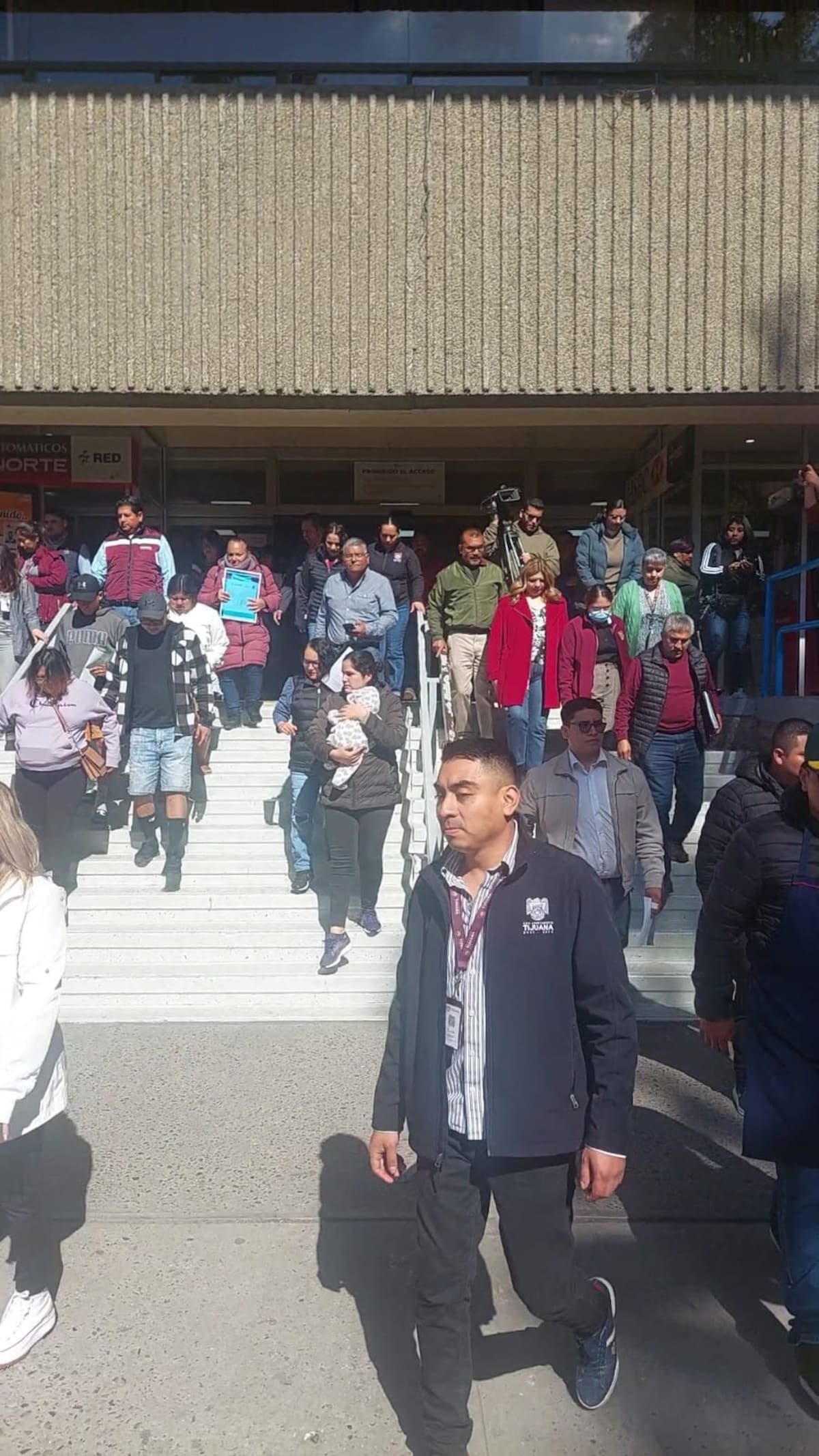 Realizan simulacro de sismo en Palacio Municipal de Tijuana