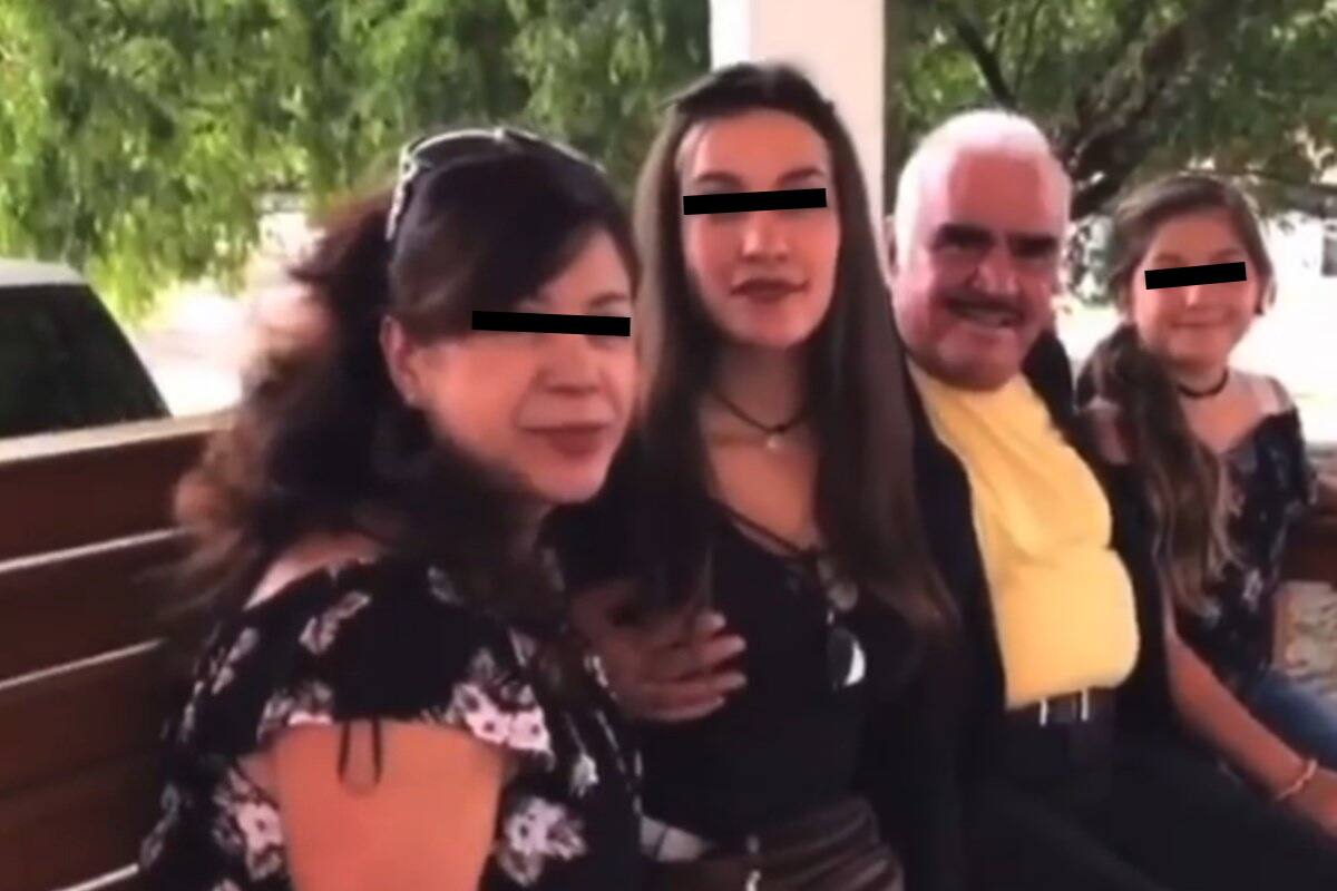 “Me di cuenta hasta que vi la foto”: Joven que tocó Vicente Fernández