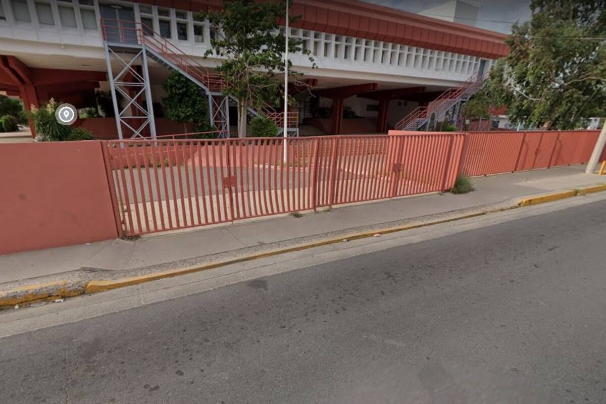 Joven sufre fractura en tobillo tras ser atropellada frente a la Casa de la Cultura
