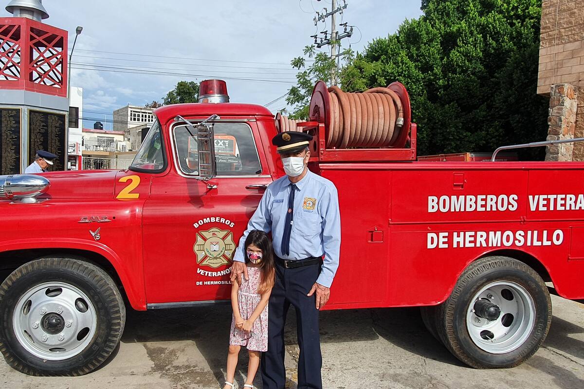 "Volver aquí es como volver a la casa", comentó bombero que dedicó 50 años de servicio a la institución