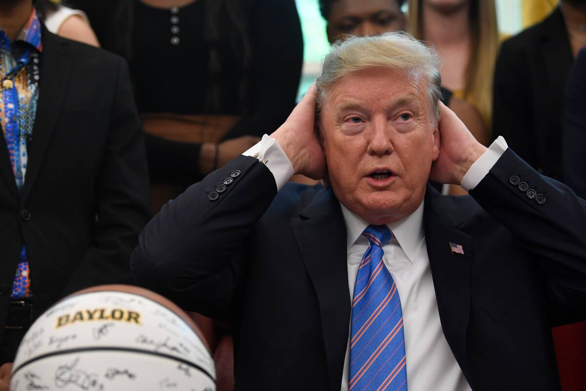 Abogado de Trump asegura que testificaría en juicio político