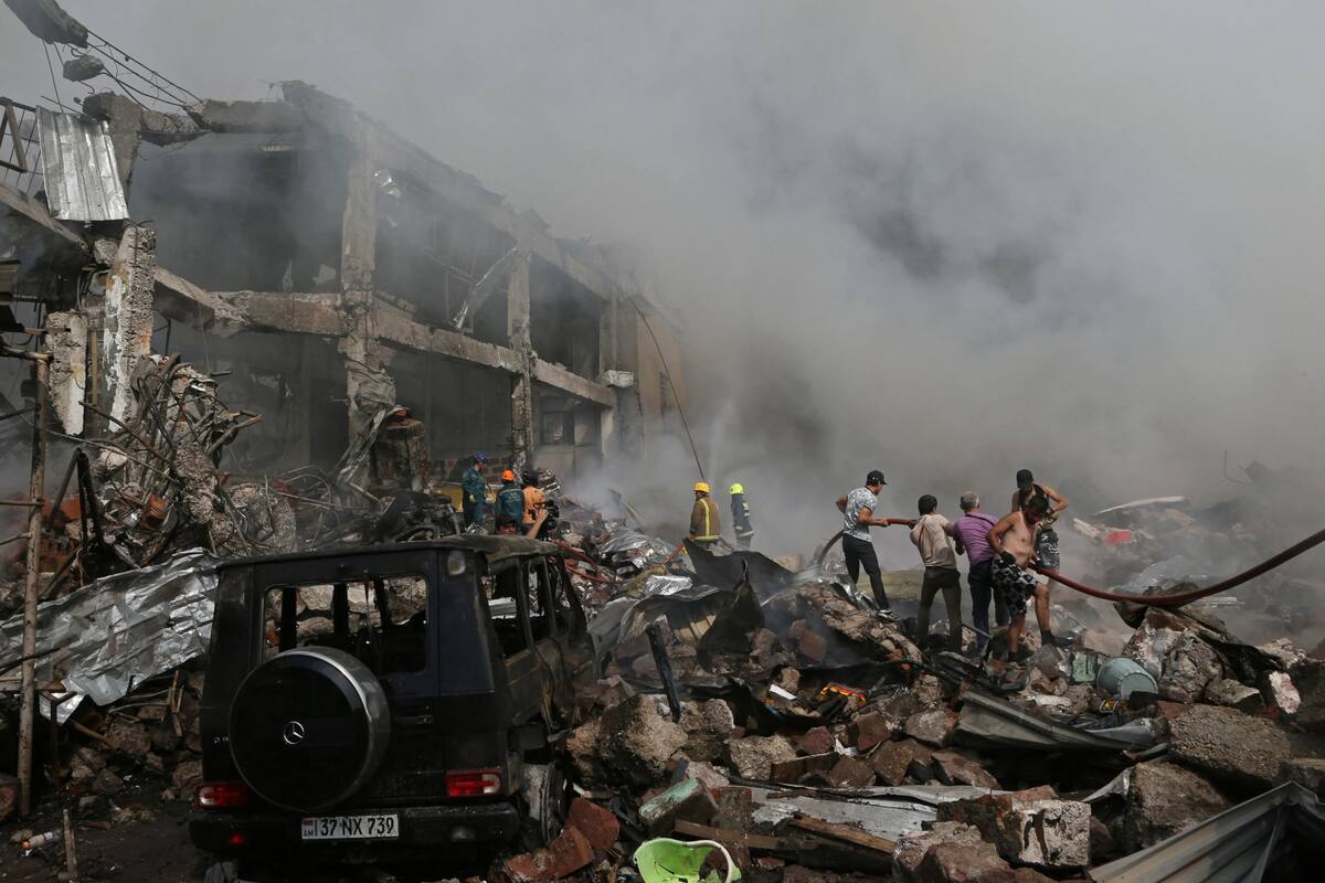 VIDEO: Terribles explosiones en almacén de fuegos artificiales deja al menos 2 muertos y 60 heridos