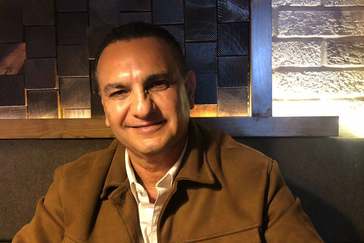 Candidato del PRI a la alcaldía de Rosarito vota en colonia Santa Lucía