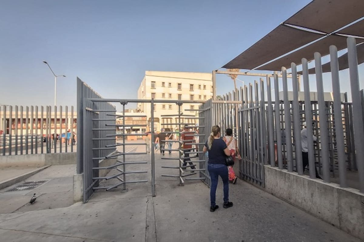 Cruce a Calexico por Zona Centro con demoras de más de una hora