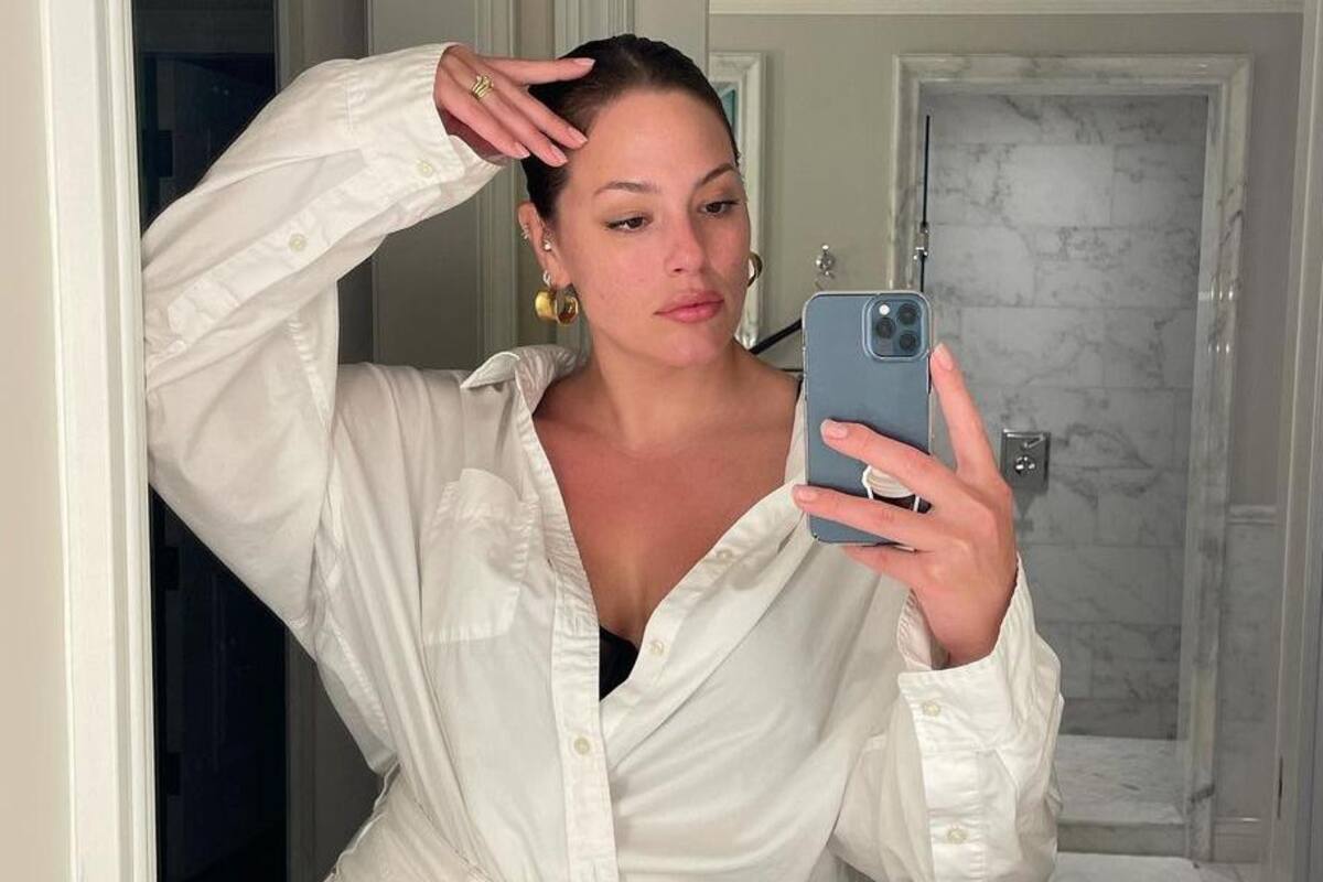 Ashley Graham posa desnuda y envía mensaje de amor propio a sus seguidores