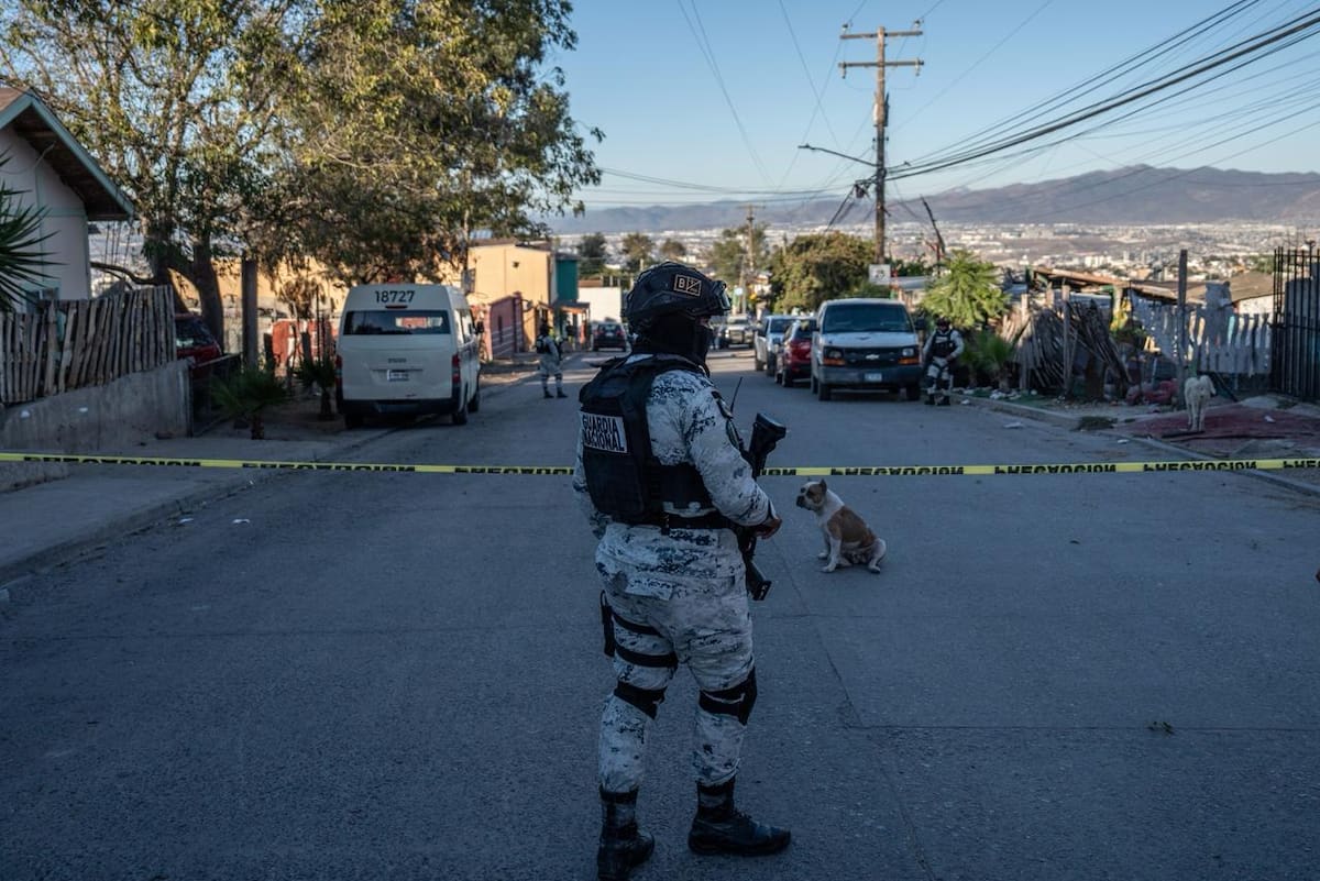 Vecinos reportaron múltiples detonaciones de arma de fuego sobre la calle Independencia. Foto:Borderzoom