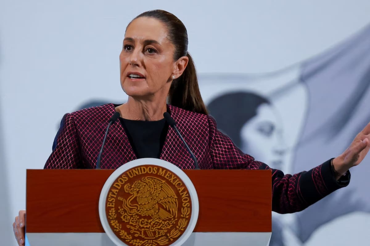 Claudia Sheinbaum aseguró que los libros de texto de la Nueva Escuela Mexicana no cambiarán pese a las críticas de Marx Arriaga tras su salida de la SEP, durante acto en Tlaxcala, según comunicado oficial
