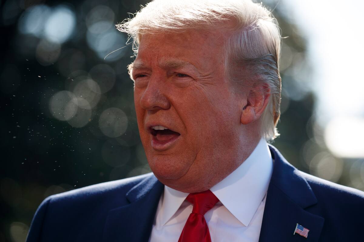 Economistas prevén recesión en EU tras políticas de Trump