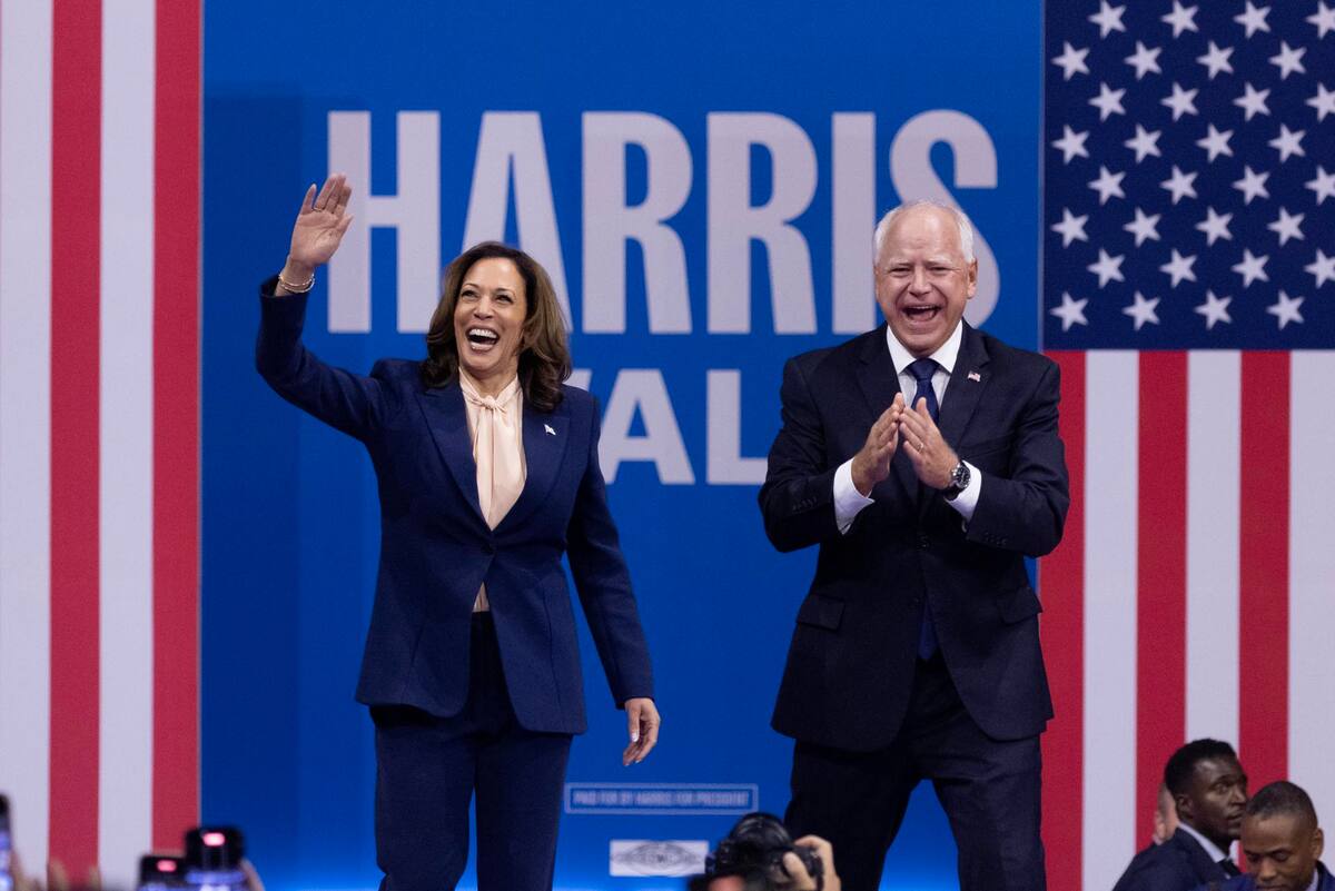 Kamala Harris y Tim Walz dan inicio a la contienda electoral demócrata. | Crédito: EFE/EPA/MICHAEL REYNOLDS