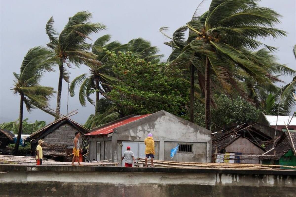 Tifón 'Molave' deja 3 muertos y 9 desaparecidos en Filipinas