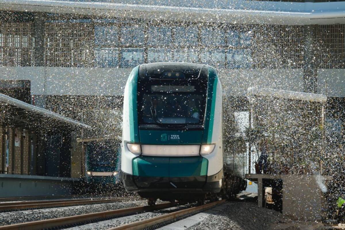 Los precios del Tren Maya varían según el trayecto y la clase elegida. Para trayectos largos, como San Francisco de Campeche a Cancún, los precios son de $1,166 MXN en clase turista y $1,862 MXN en clase premier.