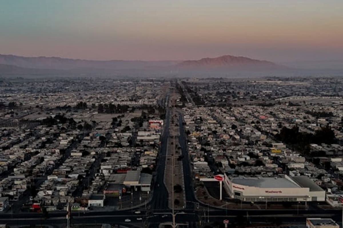 Cierran parques y suspenden clases en Mexicali por incendios en Tecate