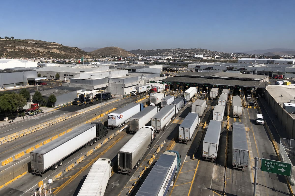 Promedian 3 mil camiones diarios de exportación en aduana de Tijuana