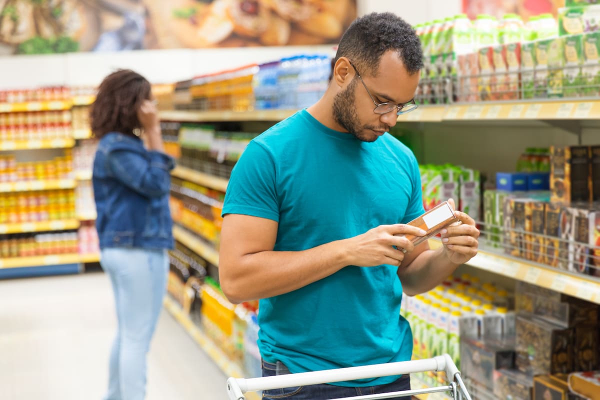 Un estudio del Banco de México (Banxico) reveló que la rivalidad comercial entre supermercados genera reducciones en los precios de alimentos y bebidas. Magnific