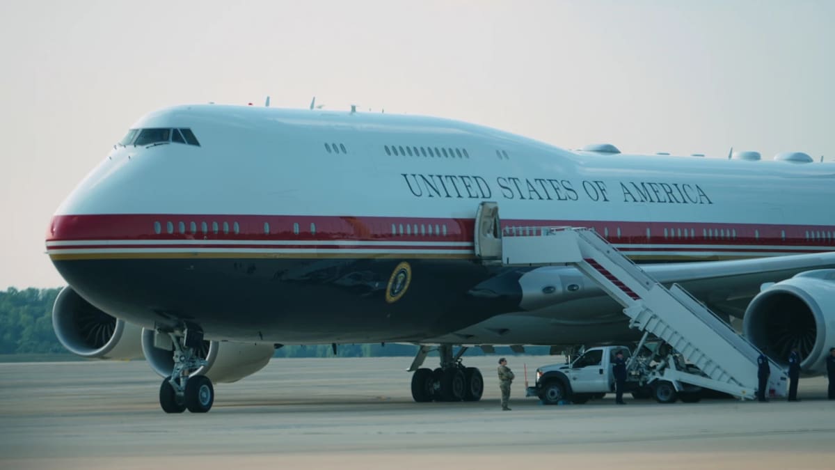 El primer viaje de Trump en el avión donado fue a Dakota del Norte, durante actos por el 250 aniversario de Estados Unidos. (AP)
