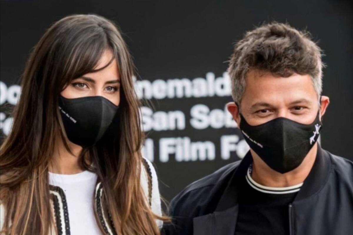 Se tatúa Alejandro Sanz la mirada de su novia Rachel Valdés