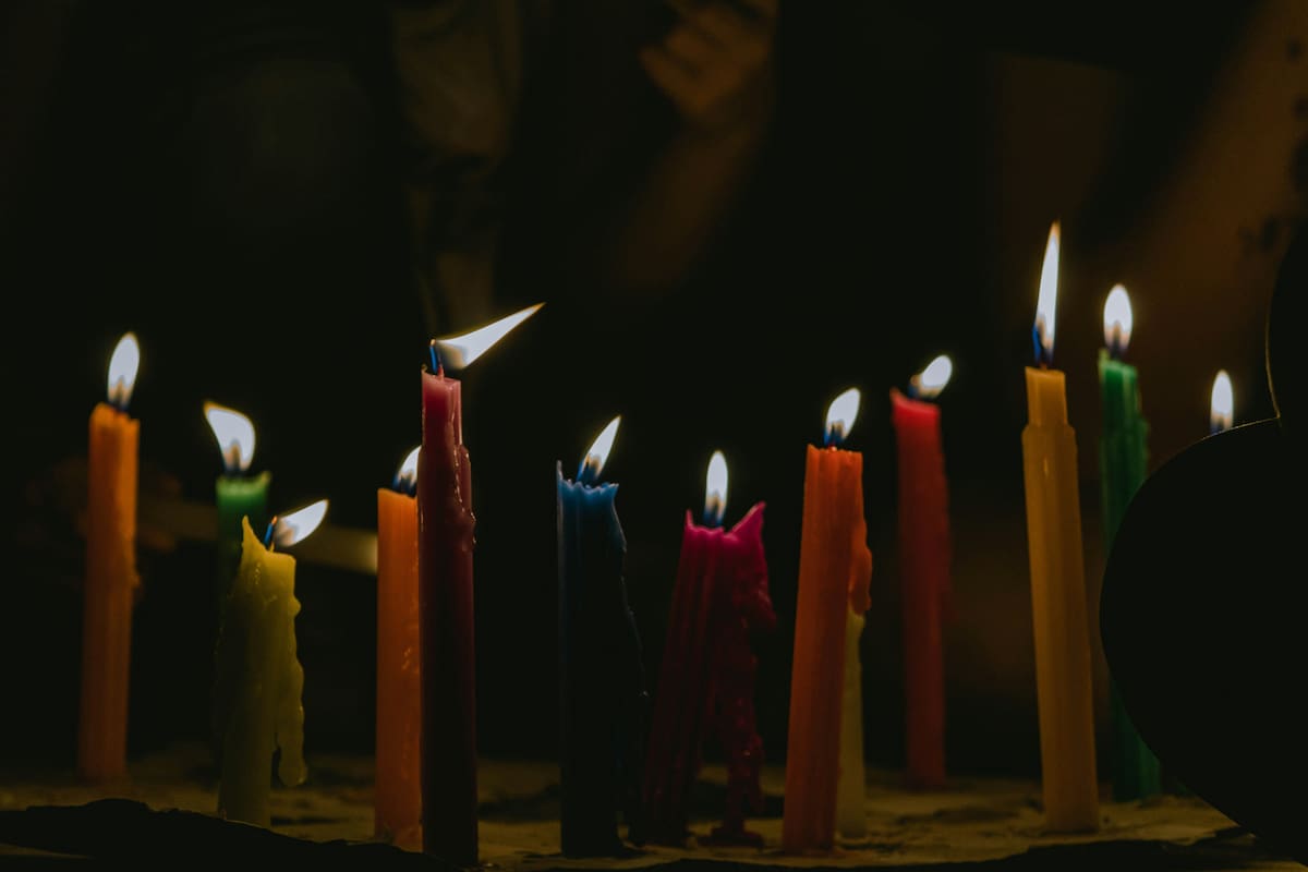 Ritual de las velas en Nochebuena: cómo hacerlo paso a paso para atraer amor, abundancia y unión familiar