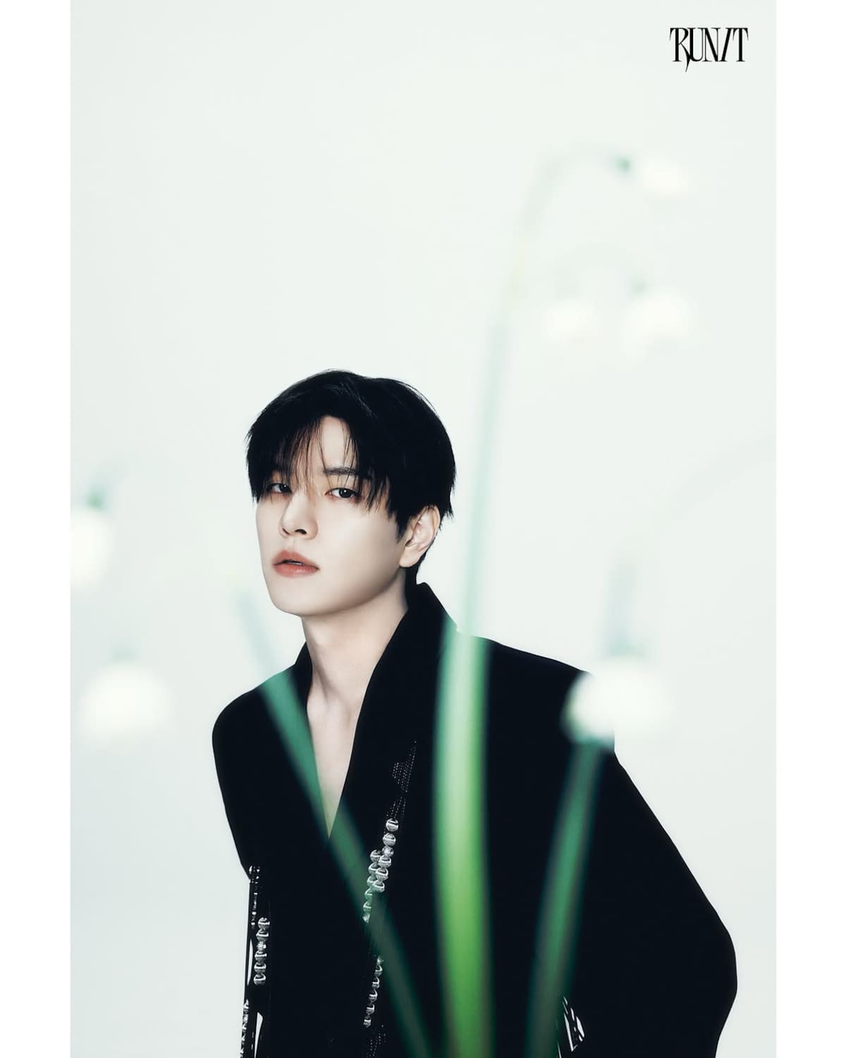 Seungmin, miembro de Stray Kids(스트레이 키즈)
World Tour
OFFICIAL MERCH TEASER IMAGES.
