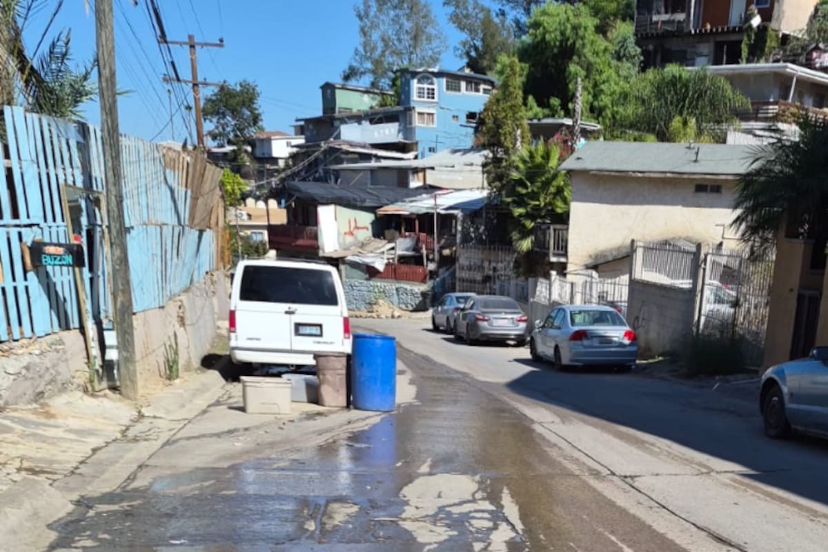Vecinos del Cañón Maclovio Herrera denuncian malos olores y aguas negras