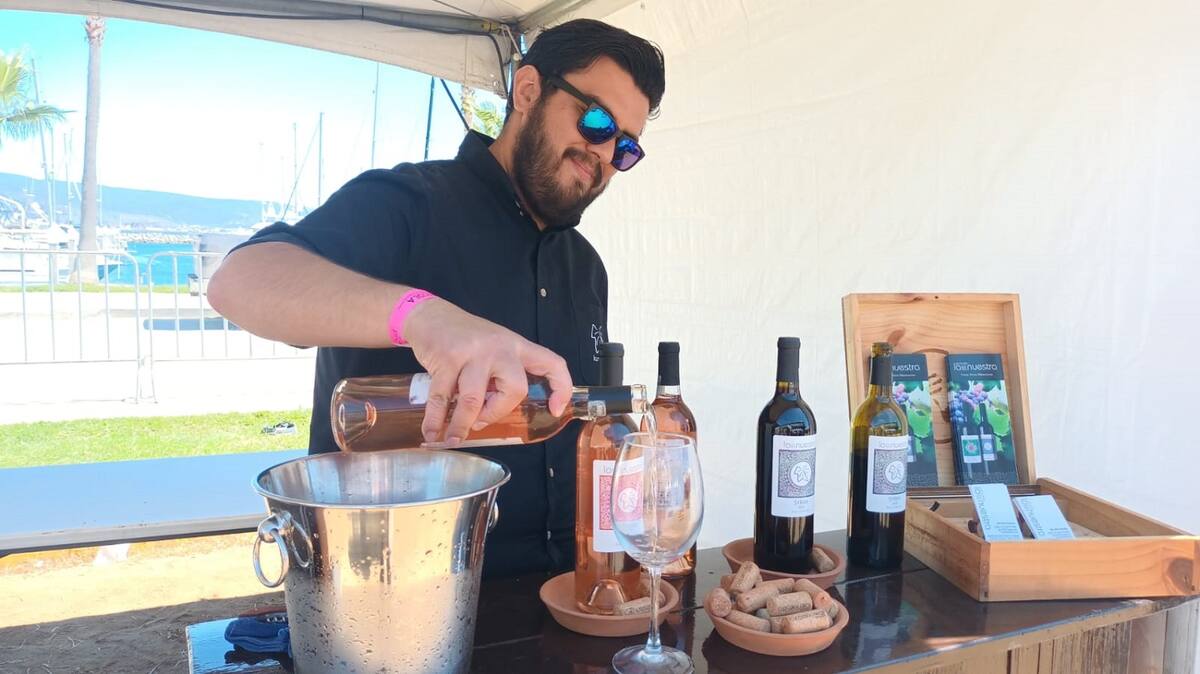 En las instalaciones del Hotel Coral & Marina, cientos de comensales degustaron platillos a base de moluscos silvestres y cultivados.