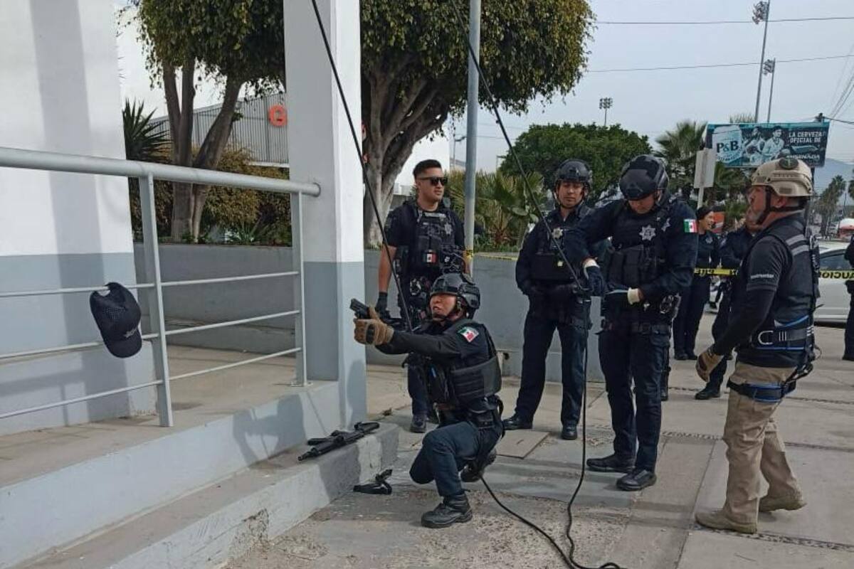 Policías reciben capacitación en seguridad en las alturas y uso del torniquete