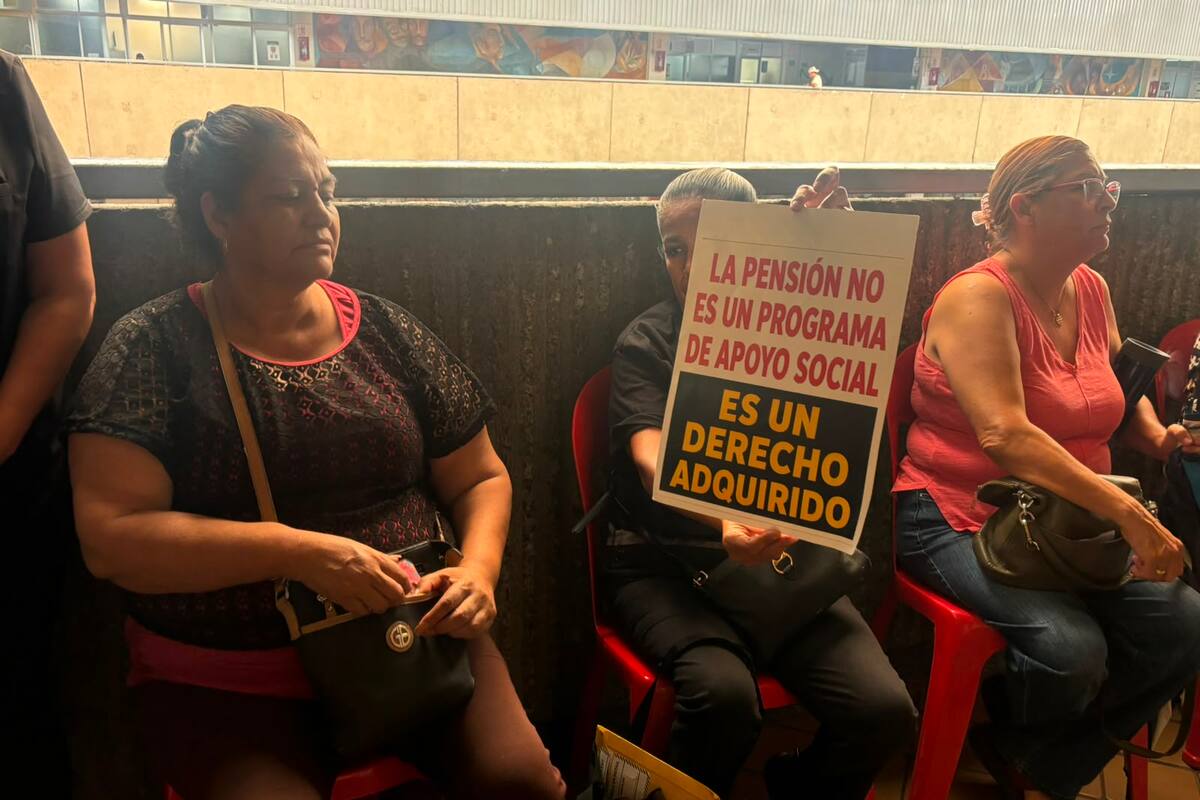 Viudas de policías exigen reinstalar apoyo económico y agilizar pensiones en Tijuana