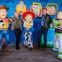 Tom Hanks y Conan O’Brien sorprenden a los fans en Disneyland Resort previo al estreno de “Toy Story 5”