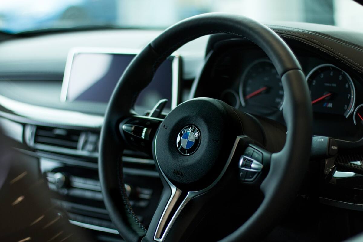 Caída en ventas de autos ‘frena motor’ de economía mexicana
