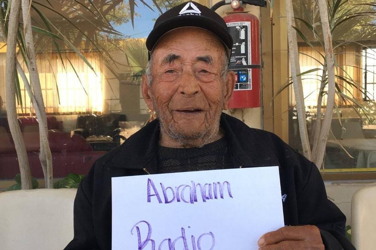 Invitan a apadrinar a doce abuelitos