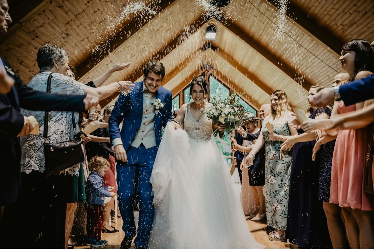 Mejor piénsalo dos veces antes de llevar estos colores a una boda