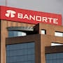 Banorte recaudó 1,350 millones de dólares con deuda híbrida en mercados internacionales y sus acciones cayeron tras el anuncio