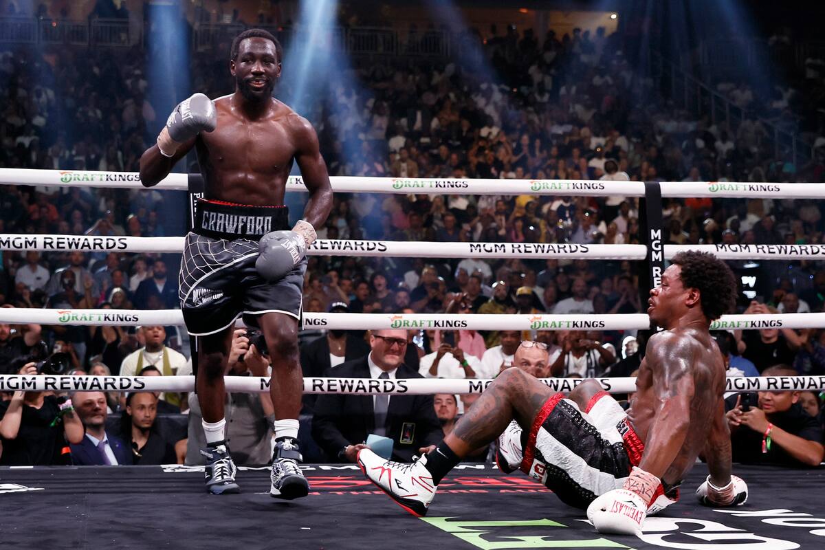 Terence Crawford después de su victoria sobre Errol Spence Jr. (Estados Unidos) EFE/EPA/ETIENNE LAURENT