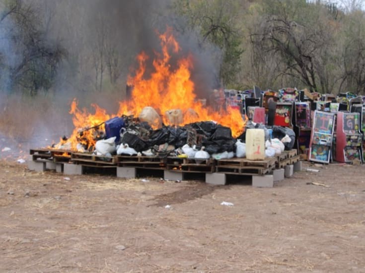 Vinculan a proceso a dos sujetos con 8 kg de fentanilo en Ciudad Juárez; FGR destruye más de 1.5 toneladas de drogas en Sinaloa
