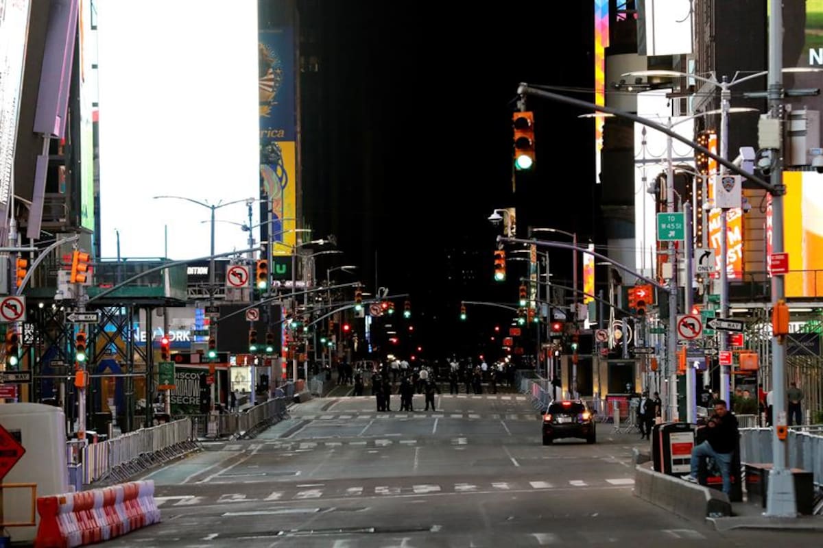 El caos y nuevos saqueos en Manhattan reciben el toque de queda en Nueva York