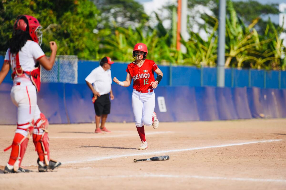 Se gana Ana Paula Oquita lugar en Selección Mexicana de softbol