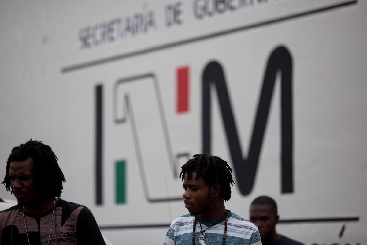 Migrantes africanos protestan para exigir libre tránsito por el País