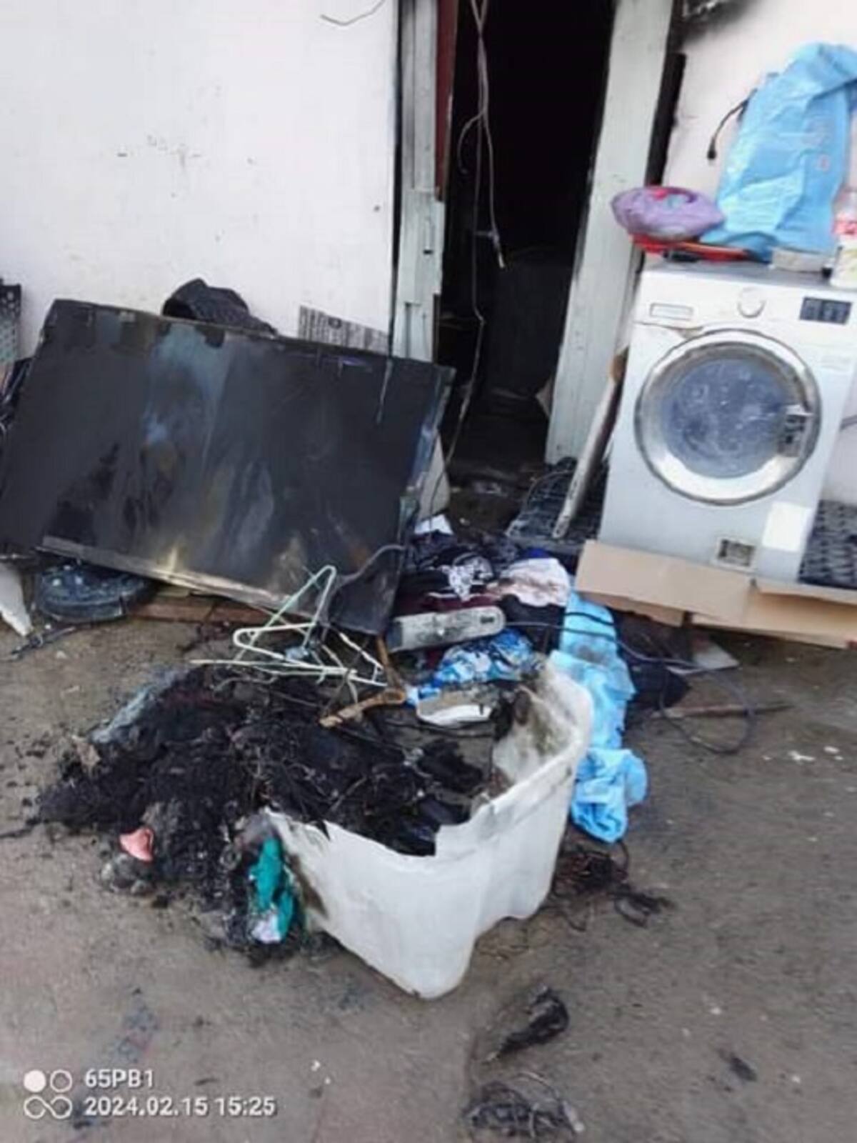 La activista solicita un camión que se lleve toda la basura que generó el incendio.