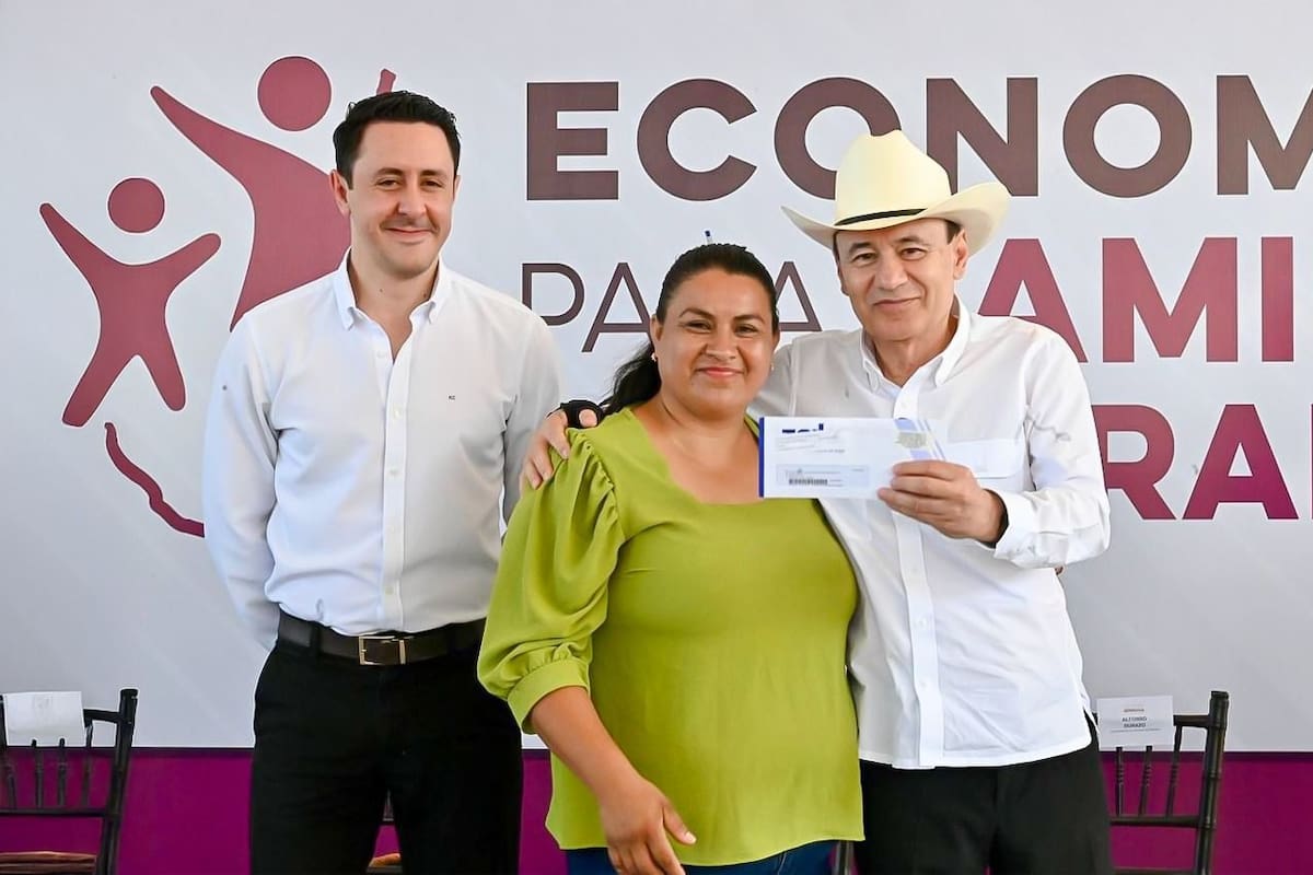 Entrega Gobernador apoyos económicos a 13 mil 365 familias