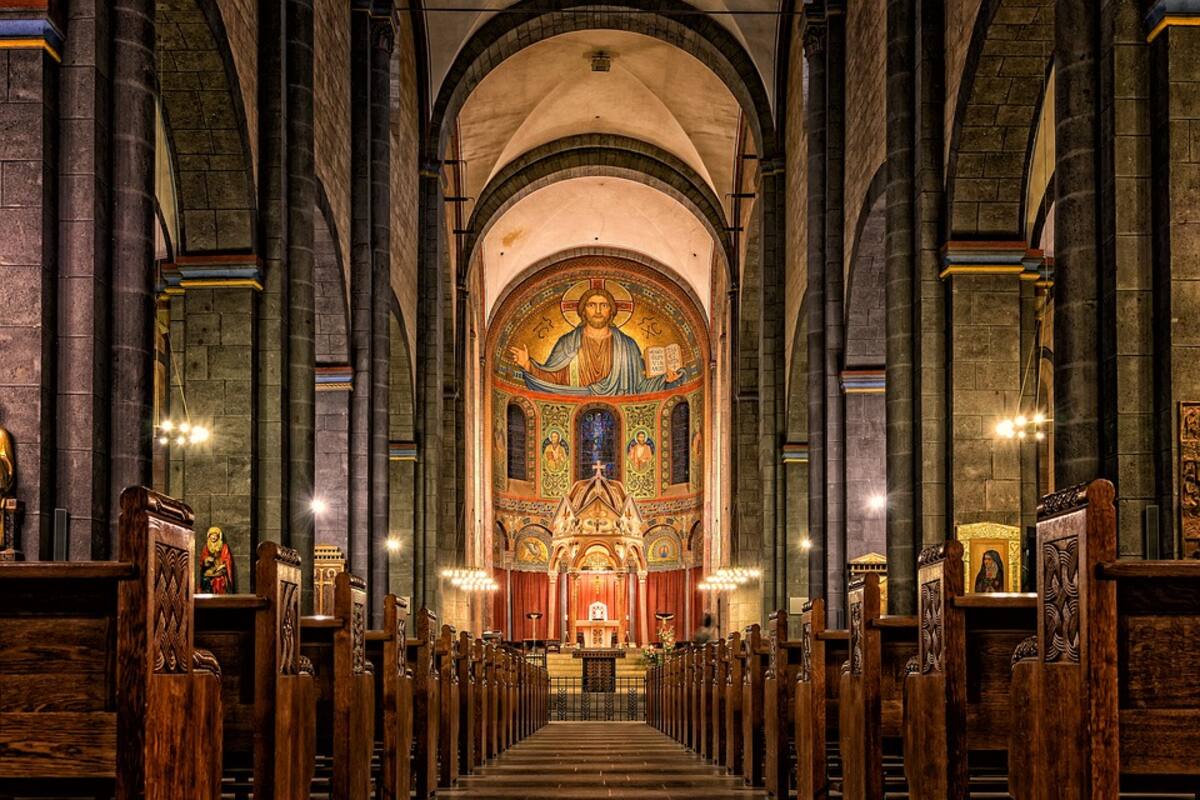 VIDEO: Así robaron cristo de valor histórico de capilla en Barcelona