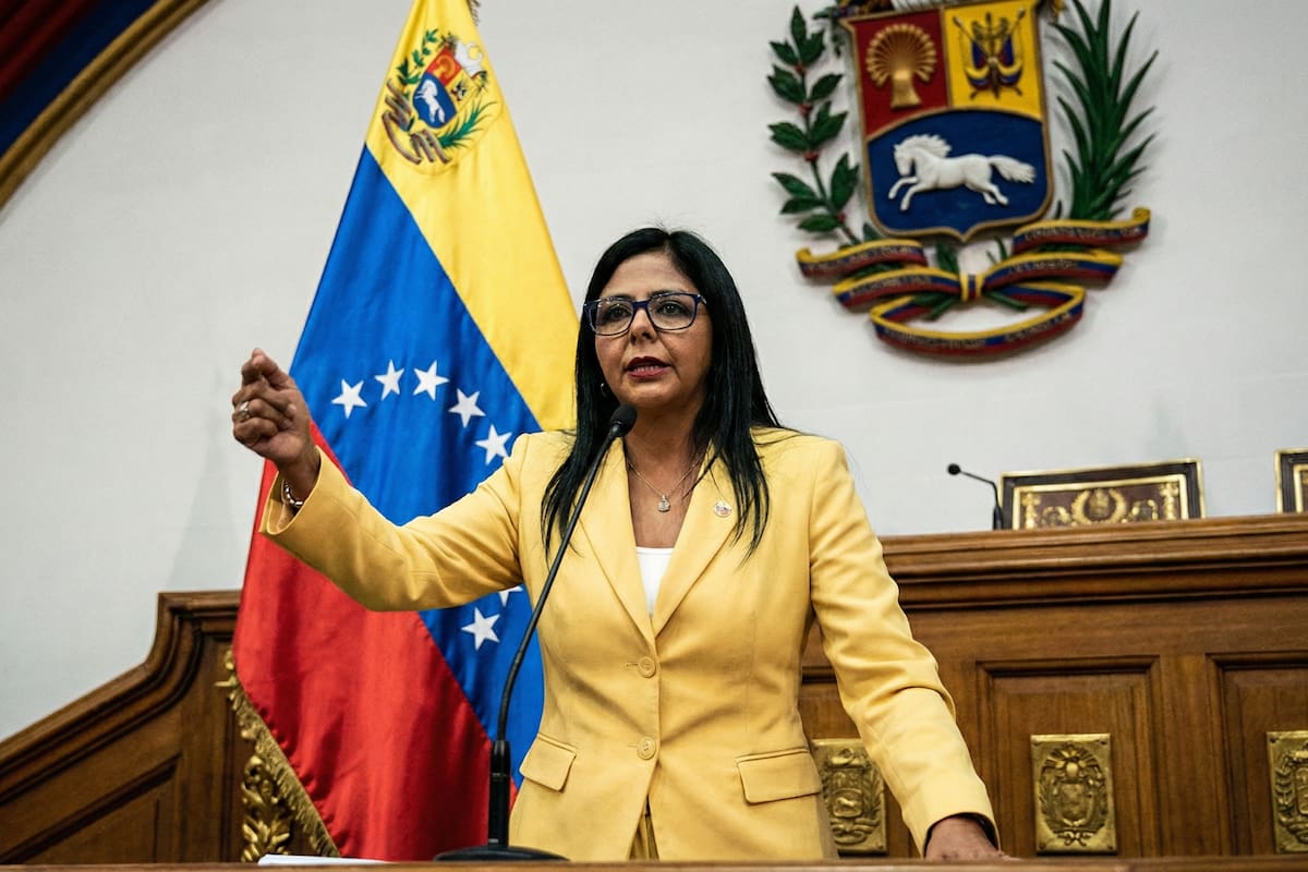 Delcy Rodríguez califica de “vergonzoso” que venezolanos celebren ataque de EEUU tras captura de Maduro y recrudece tensiones políticas