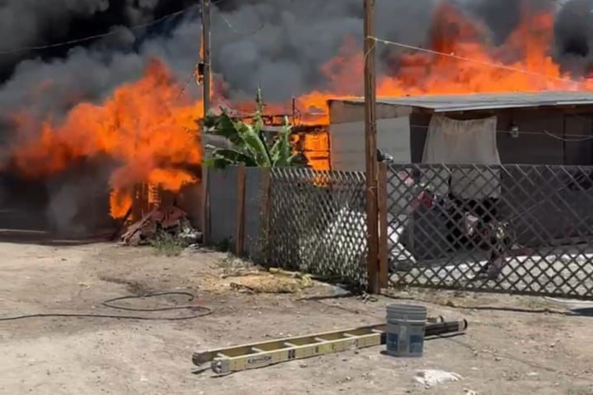 Atienden Bomberos de Tijuana dos incendios simultáneos de gran magnitud