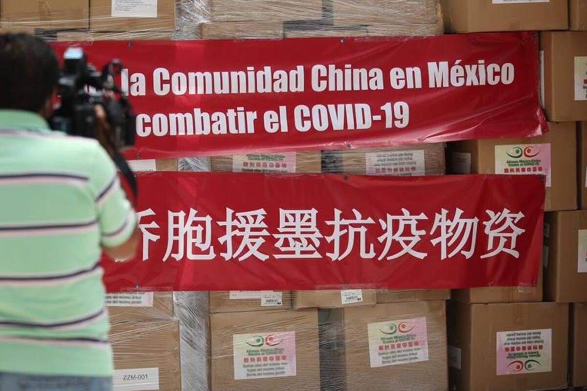 Vienen a México 250 mil caretas protectoras en tercer vuelo desde China
