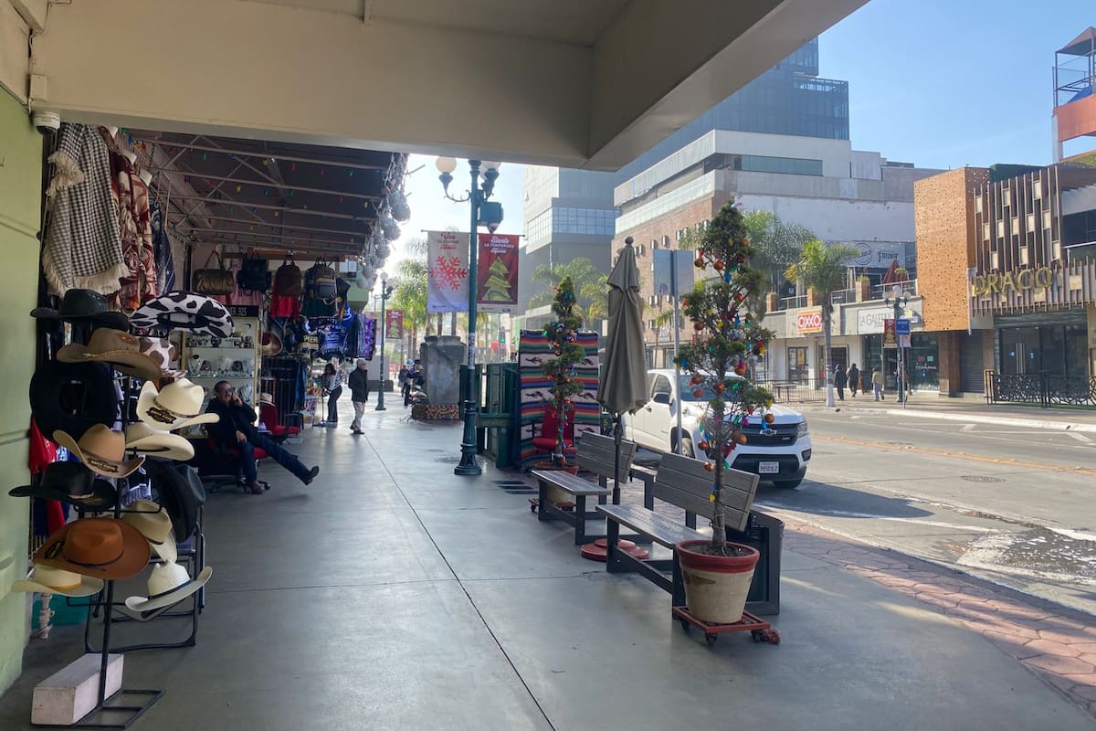 Comerciantes prevén repunte de ventas a una semana de Navidad