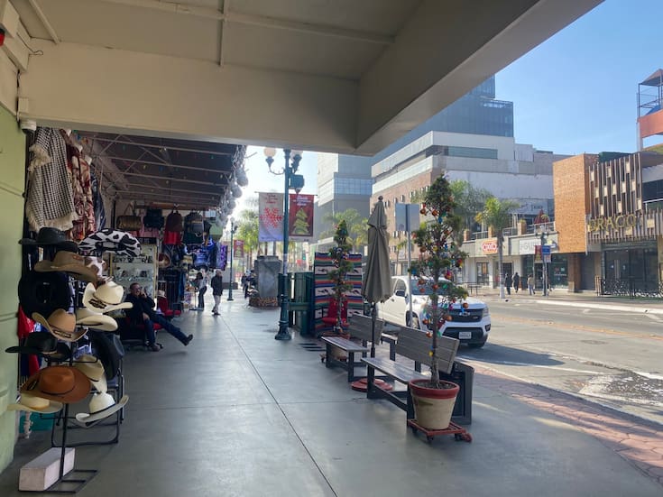 Comerciantes prevén repunte de ventas a una semana de Navidad